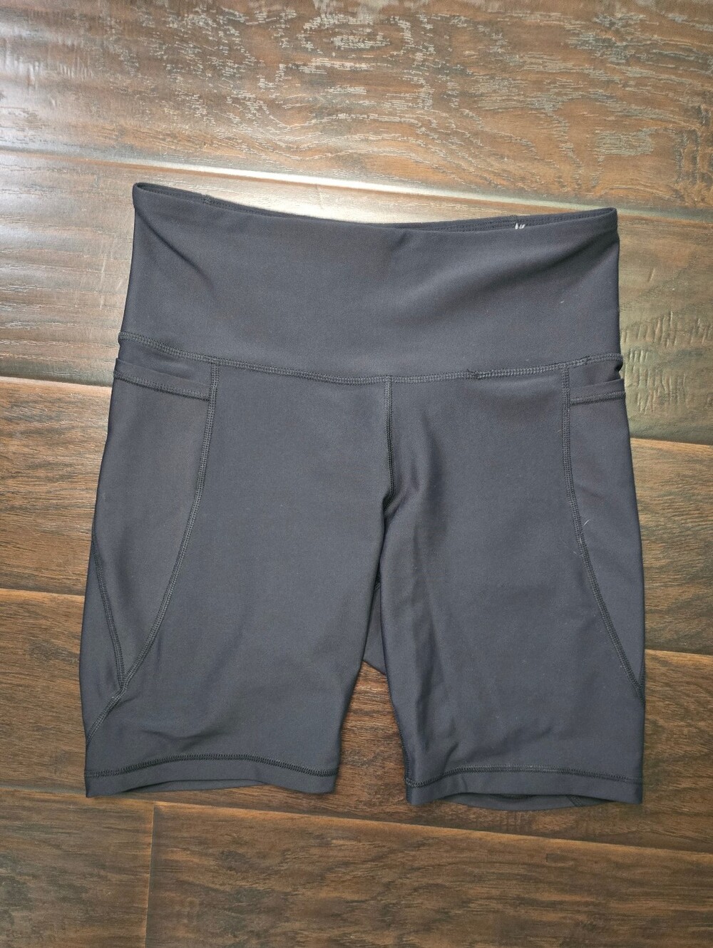 Old Navy Active Womens Black Powersoft High-Rise Go-Dry Bike Short Large